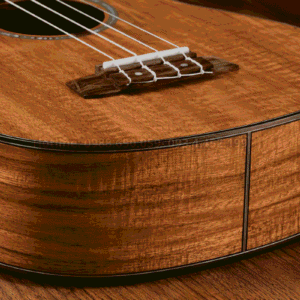 Cận cảnh chất liệu gỗ chế tạo đàn ukulele cho học sinh