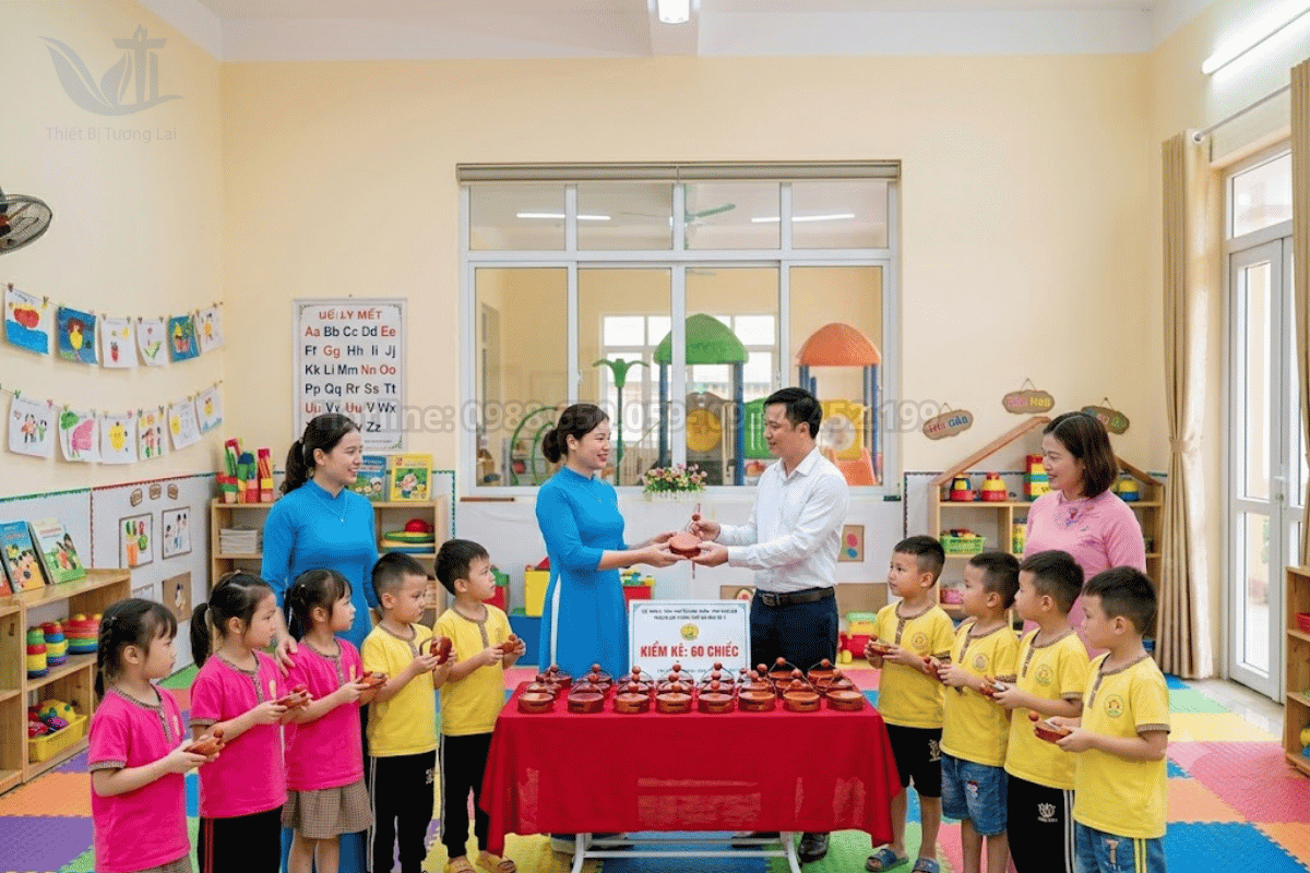 Nghiệm thu bàn giao thiết bị giáo dục bộ môn nhạc cho nhà trường