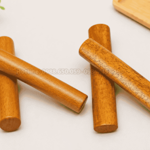 Thanh phách mầm non bằng gỗ mộc mạc giữ nguyên màu vân gỗ tự nhiên